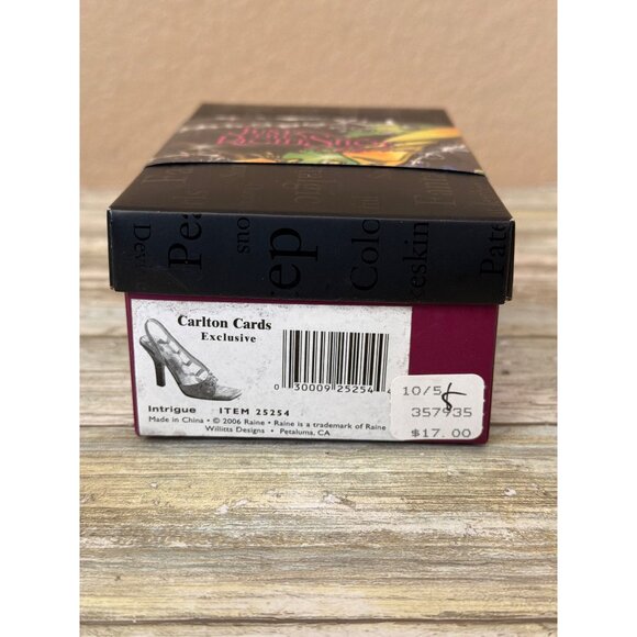 Just The Right Shoe Raine Carlton Cards Intrigue 2006 Mini Shoe Figurine NEW - Picture 2 of 13